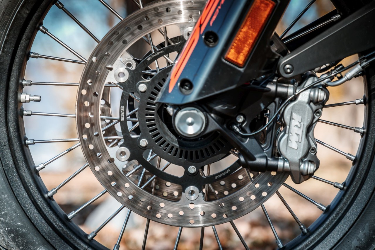 KTM 890 Adventure: crossover senza limiti